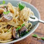 Garlic mushroom linguine