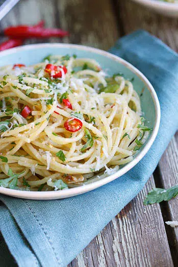 Spaghetti with Anchovies, garlic, lemon & Chilli Spaghetti with Anchovies, garlic, lemon & Chilli