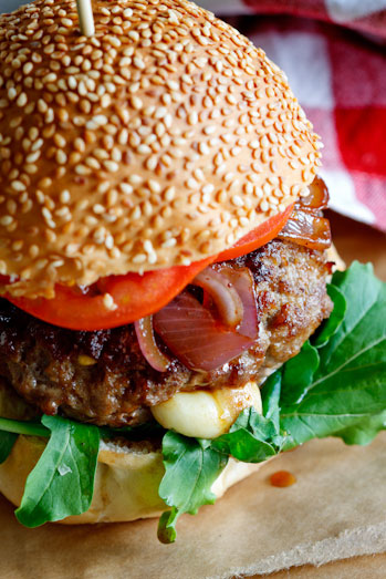 Mozzarella-stuffed Burgers