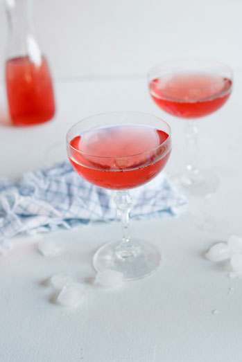 Sparkling pear, cranberry & vodka cocktail