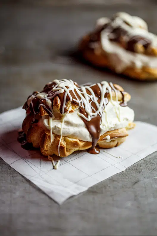 Chocolate Eclairs Chocolate Eclairs