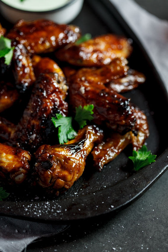 Sticky Chicken wings with ranch dressing