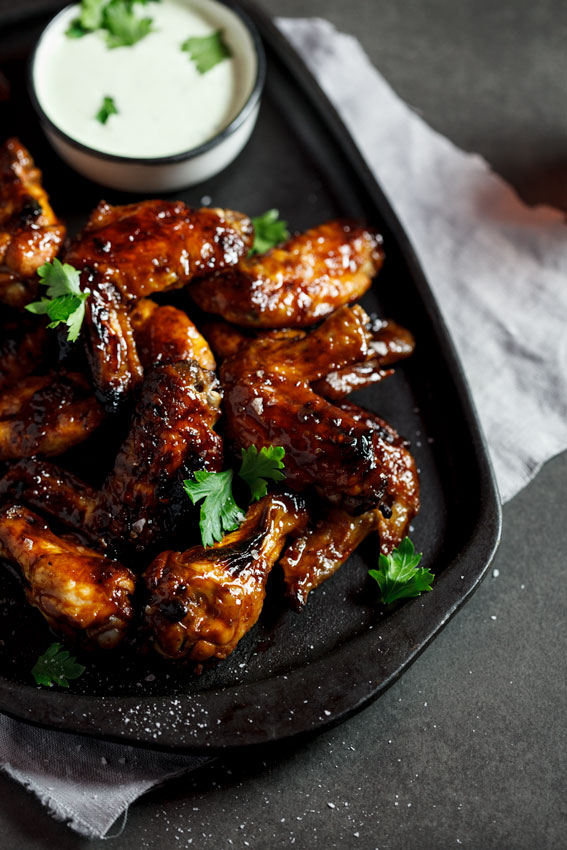 Sticky Chicken wings with ranch dressing