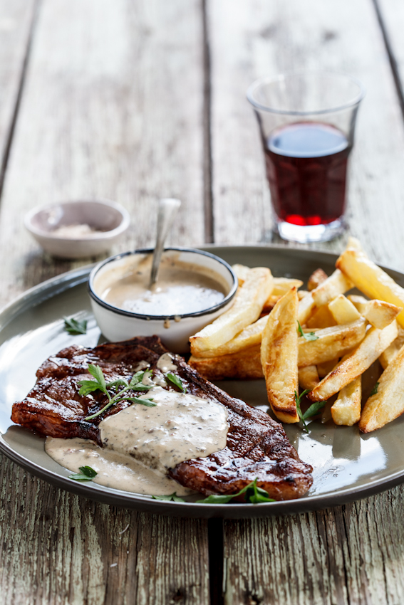 Steak with peppercorn sauce