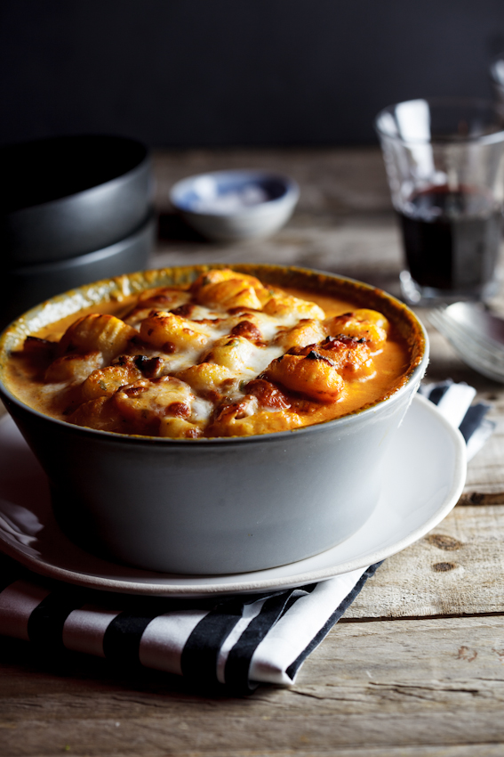 Baked gnocchi with bacon, tomatoes and mozzarella