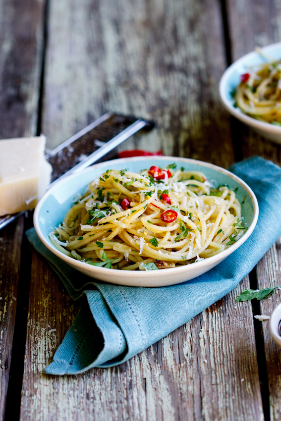Spaghetti with anchovies and chillies
