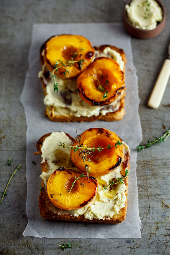 Brioche with roasted peaches and mascarpone