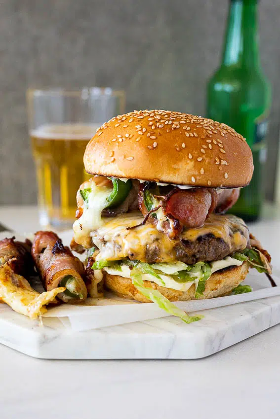 Jalapeño popper burgers