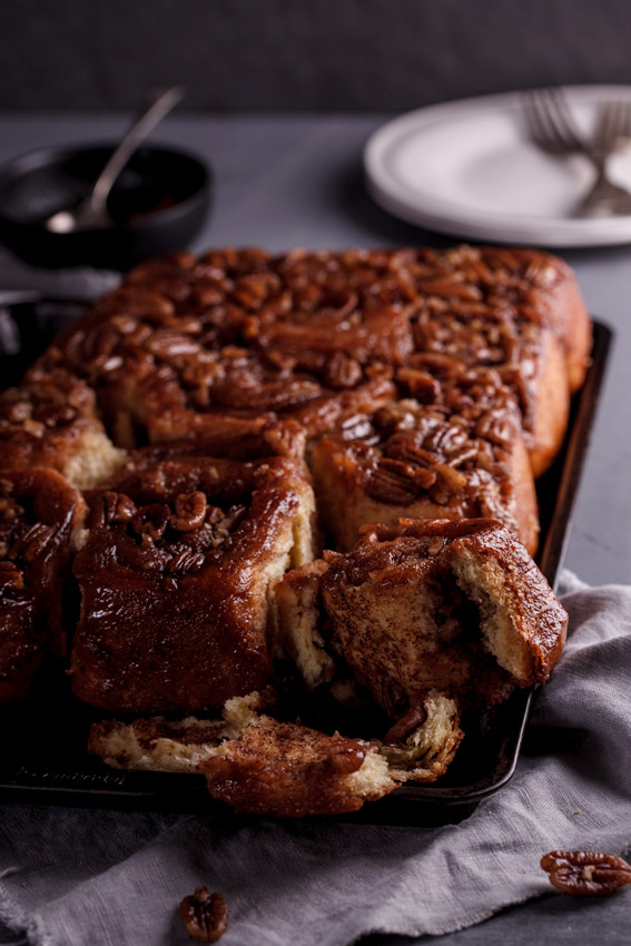 Sticky cinnamon buns with pecan nuts