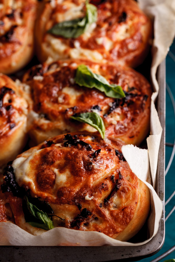 Pizza rolls with sundried tomatoes, basil and garlic butter