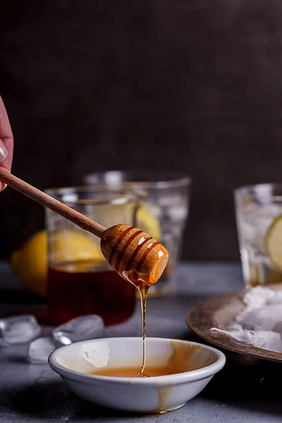 Gin cocktail with lemon & honey cordial