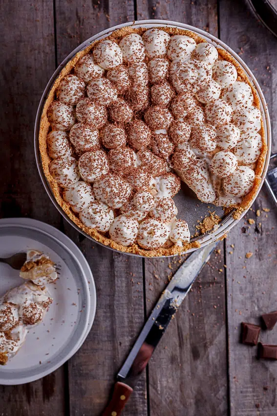 Banoffee pie with white chocolate mousse