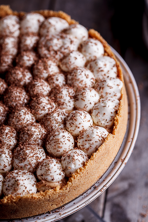 Banoffee pie with white chocolate mousse