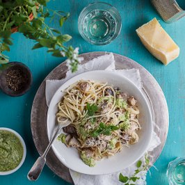 Chicken & mushroom pasta with basil pesto