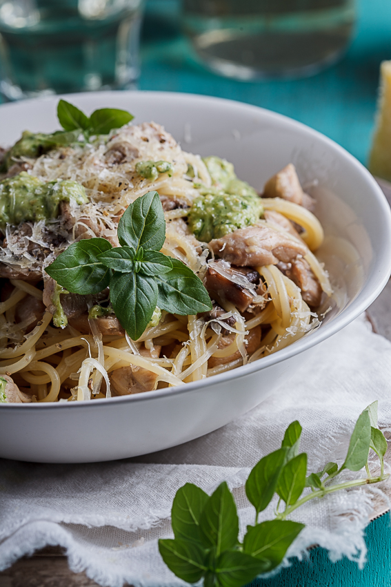 Chicken & mushroom pasta with basil pesto 