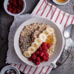 Creamy oats breakfast bowls