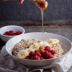 Creamy oats breakfast bowls