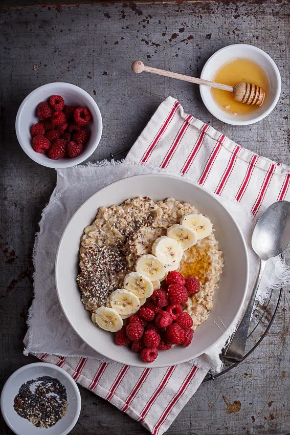 Creamy oats breakfast bowls