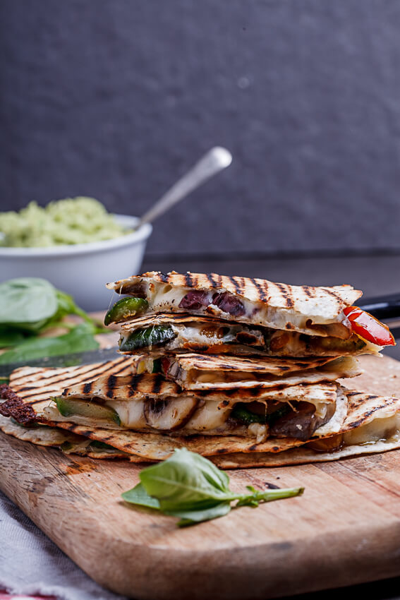 vegVegetable-loaded pizza quesadillasetable-loaded pizza quesidillas