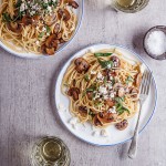 Garlic butter mushroom and spinach spaghetti