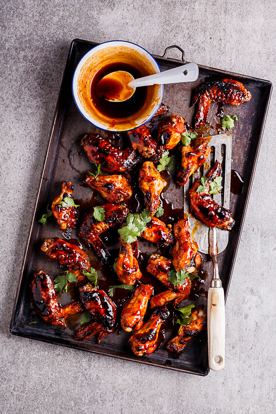 Sriracha-honey chicken wings 