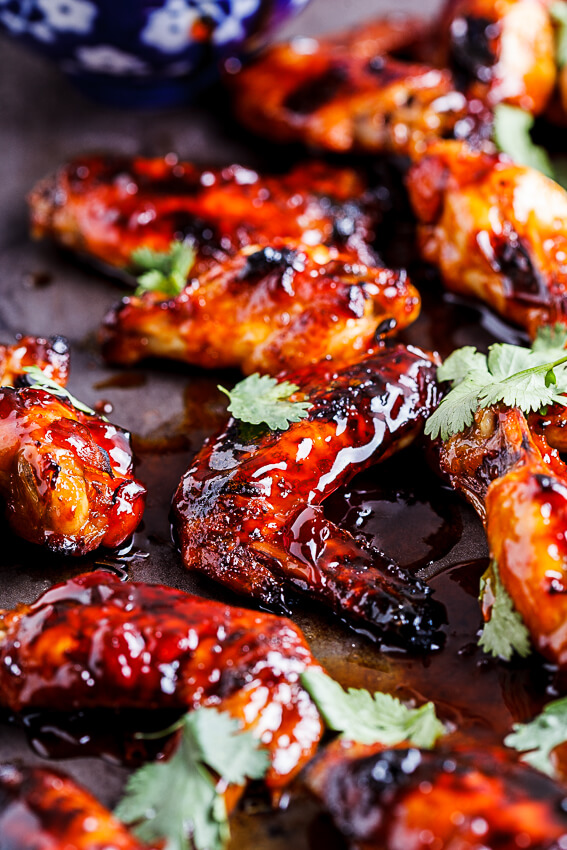 Sriracha-honey chicken wings 