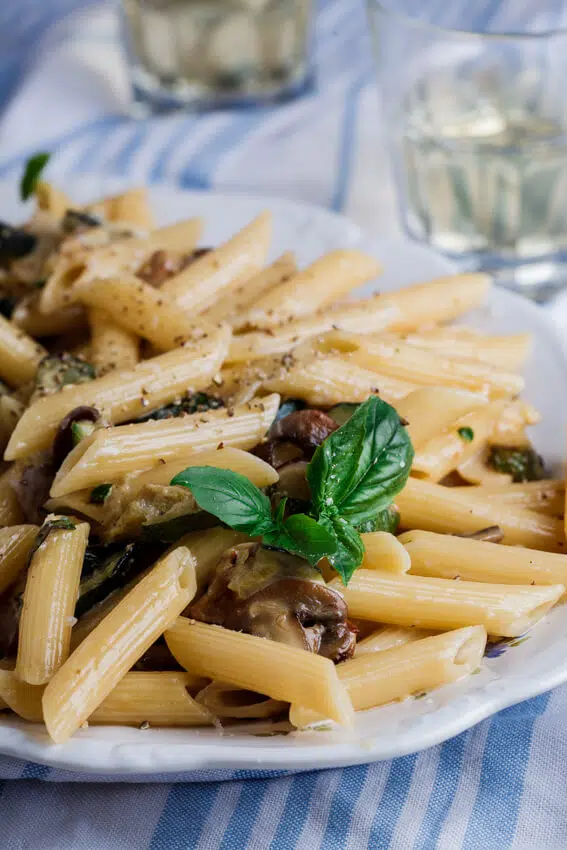 Zucchini and mushroom carbonara
