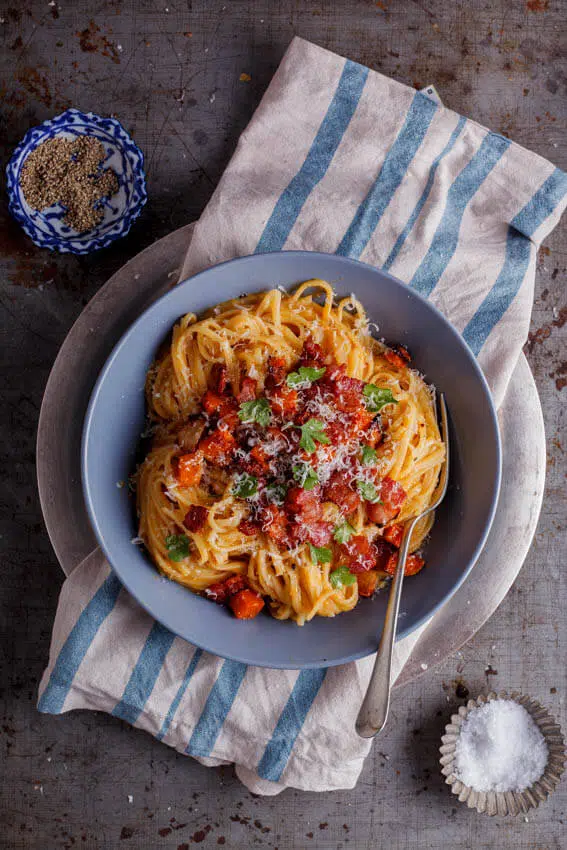 Creamy pumpkin pasta with bacon and crispy bacon