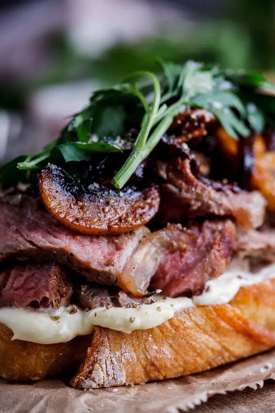 Steak sandwich with goat's cheese butter