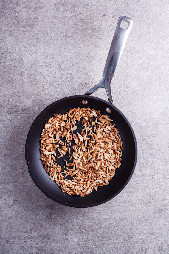 Almond, lemon and parsley pilaf rice