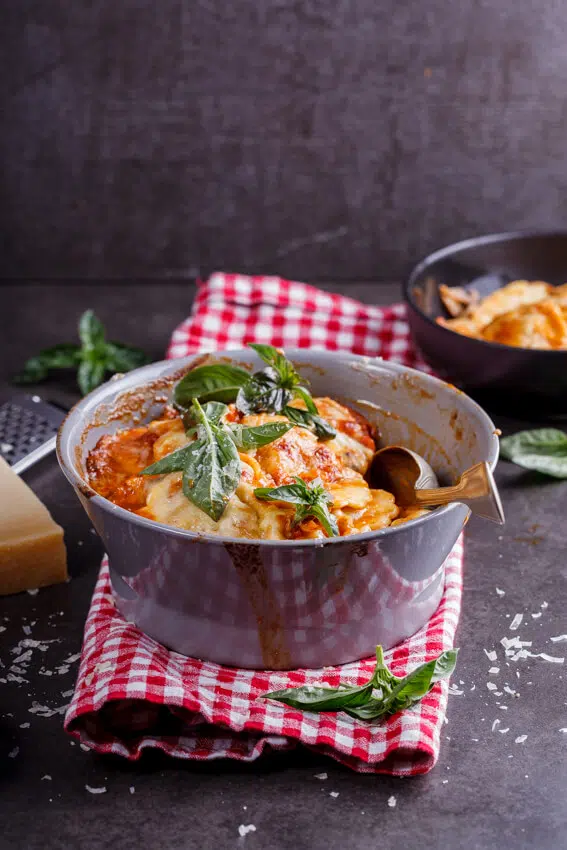 Cheese and tomato baked ravioli