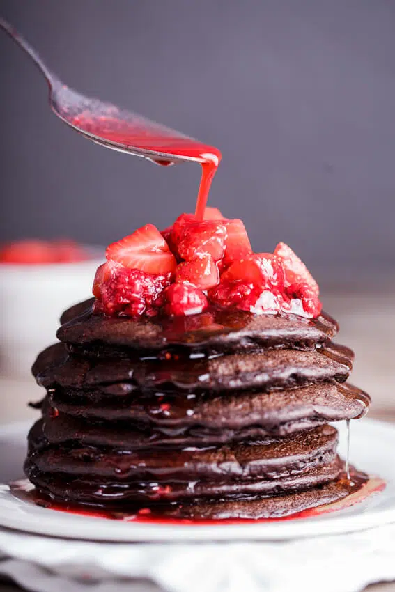 Easy and healthy chocolate banana oat pancakes