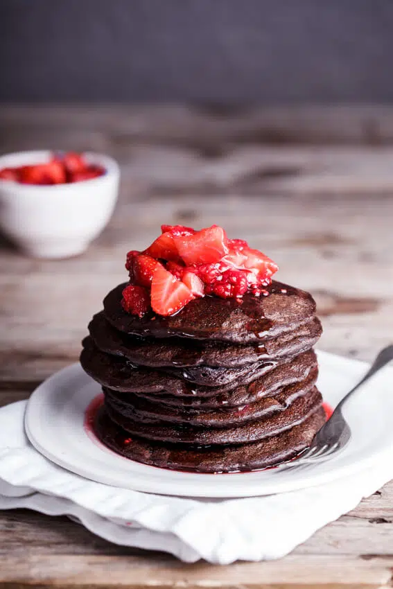 Easy and healthy chocolate banana oat pancakes