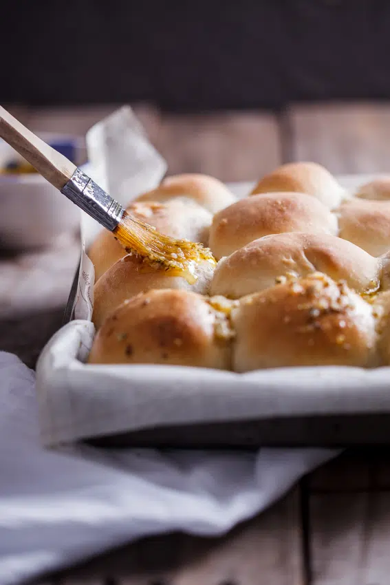 Easy garlic butter dinner rolls