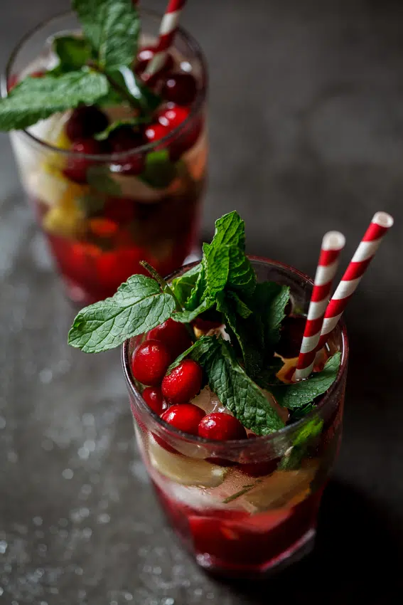 Cranberry and ginger mojito