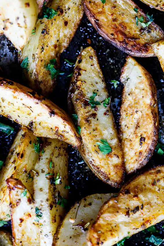 Easy spicy garlic baked potato wedges