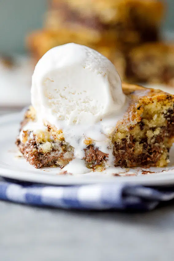 Nutella-stuffed choc chip cookie bars