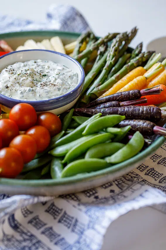Crudité platter with easy sour cream dip
