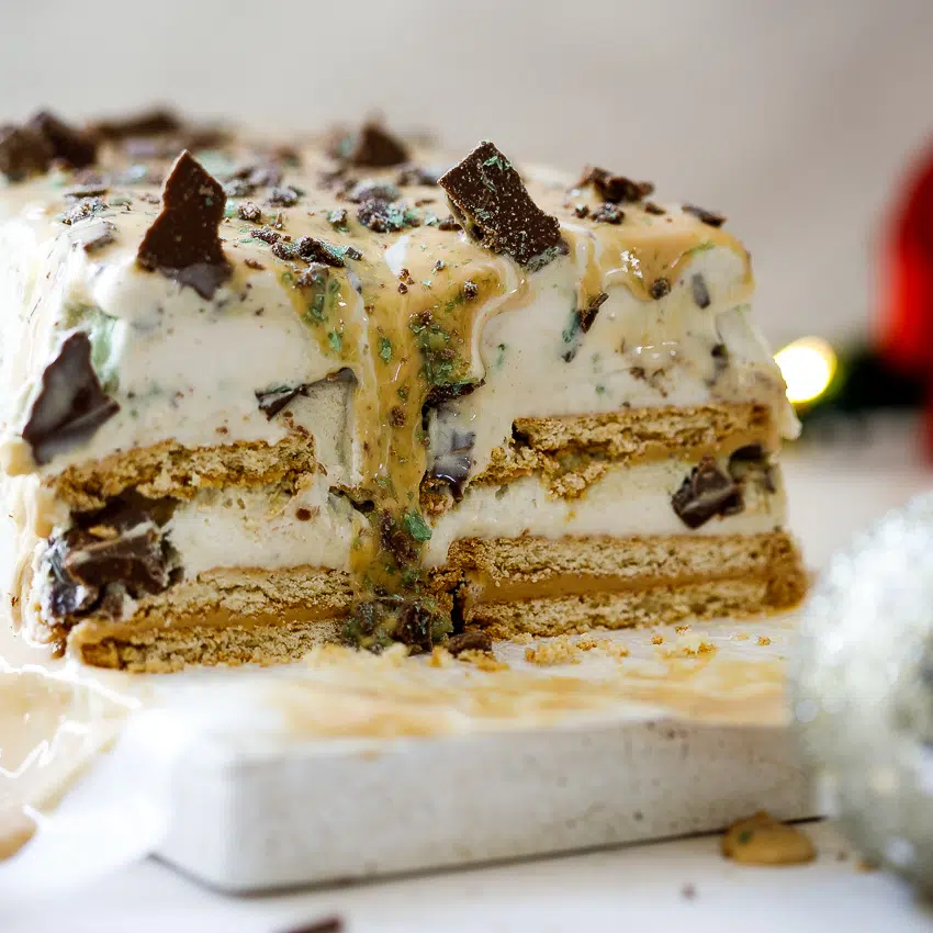 Mint-crisp caramel ice cream cake