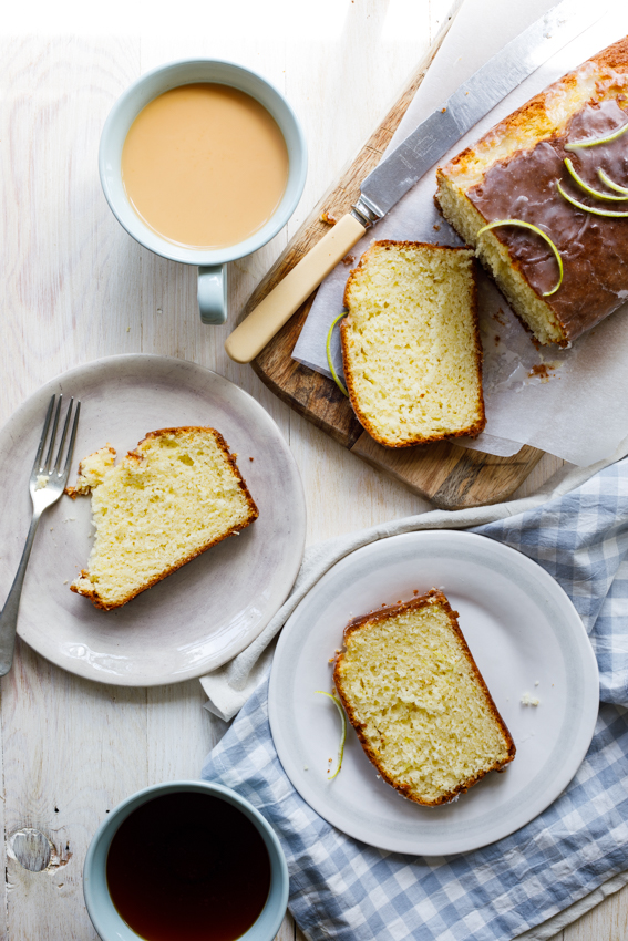 Easy lemon drizzle cake