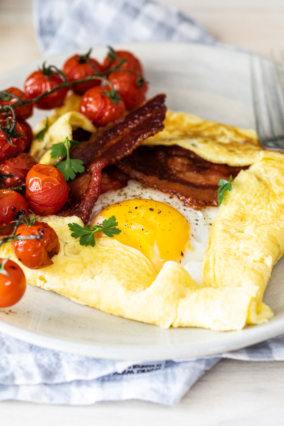 Easy breakfast egg crêpes