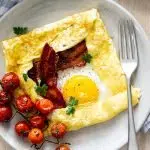 Easy breakfast egg crêpes