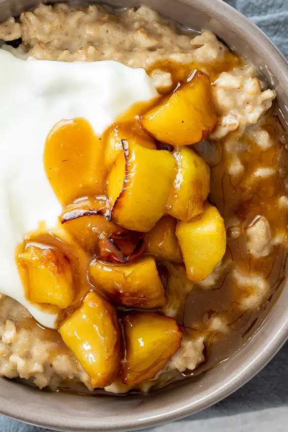 Chai-spiced oatmeal with caramelized apples