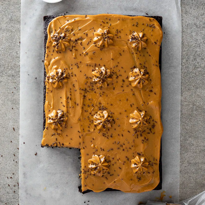 Easy dulce de leche chocolate cake