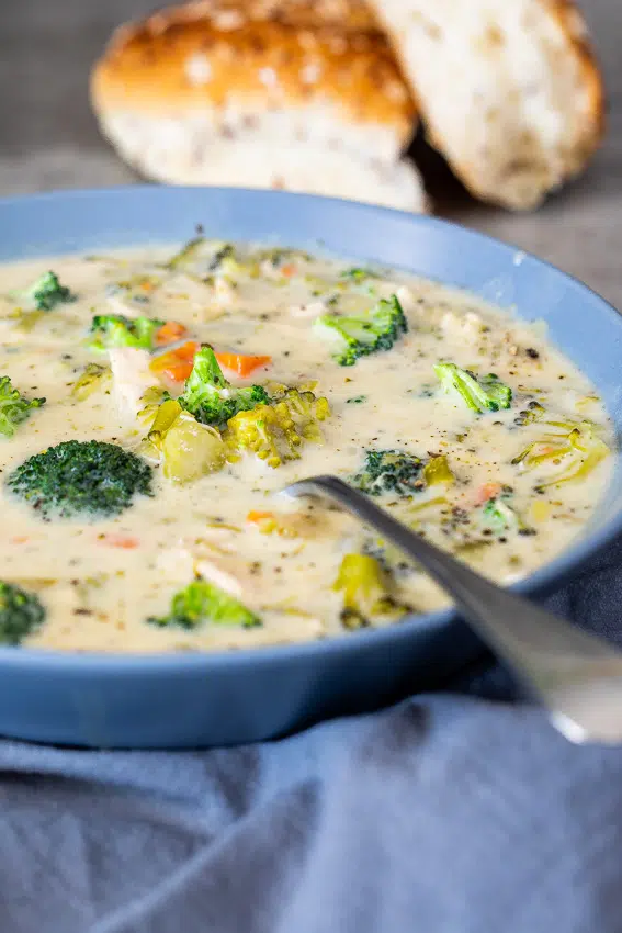 Easy healthy chicken broccoli soup