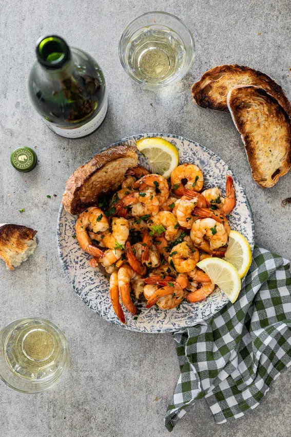 White wine garlic prawns