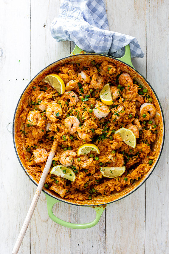 Camarones y arroz con mantequilla de ajo fácil