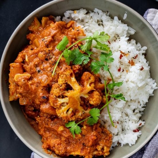 Easy Curry Roasted Cauliflower - Simply Delicious