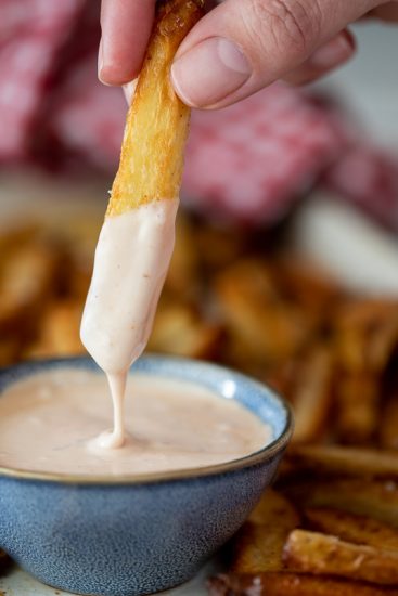 Easy oven baked fries with fry sauce