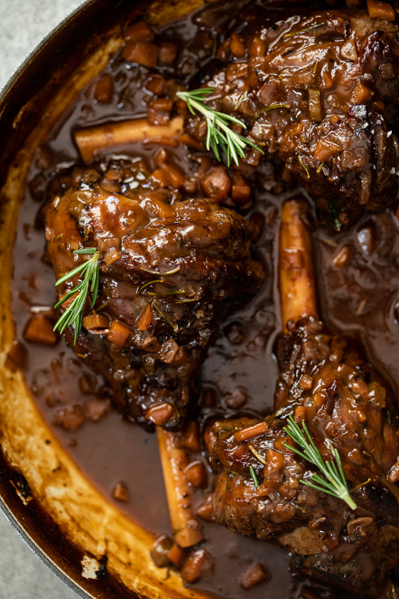 Slow Braised Lamb Shanks for All Seasons (with Sauce and Vegetables)